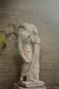 L'Abbate Luiggi, una delle statue parlanti di Roma