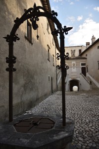 Nel cortile del castello troviamo un bellissimo pozzo
