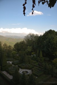 Piccolo ma ben curato, il giardino all'italiana di Collalto Sabino