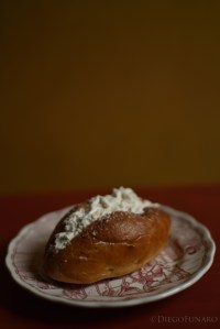 Maritozzo con la panna