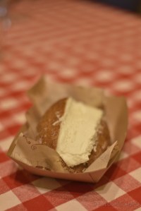 Maritozzo con la panna