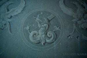 Grottesca su una parete della rocca abbaziale